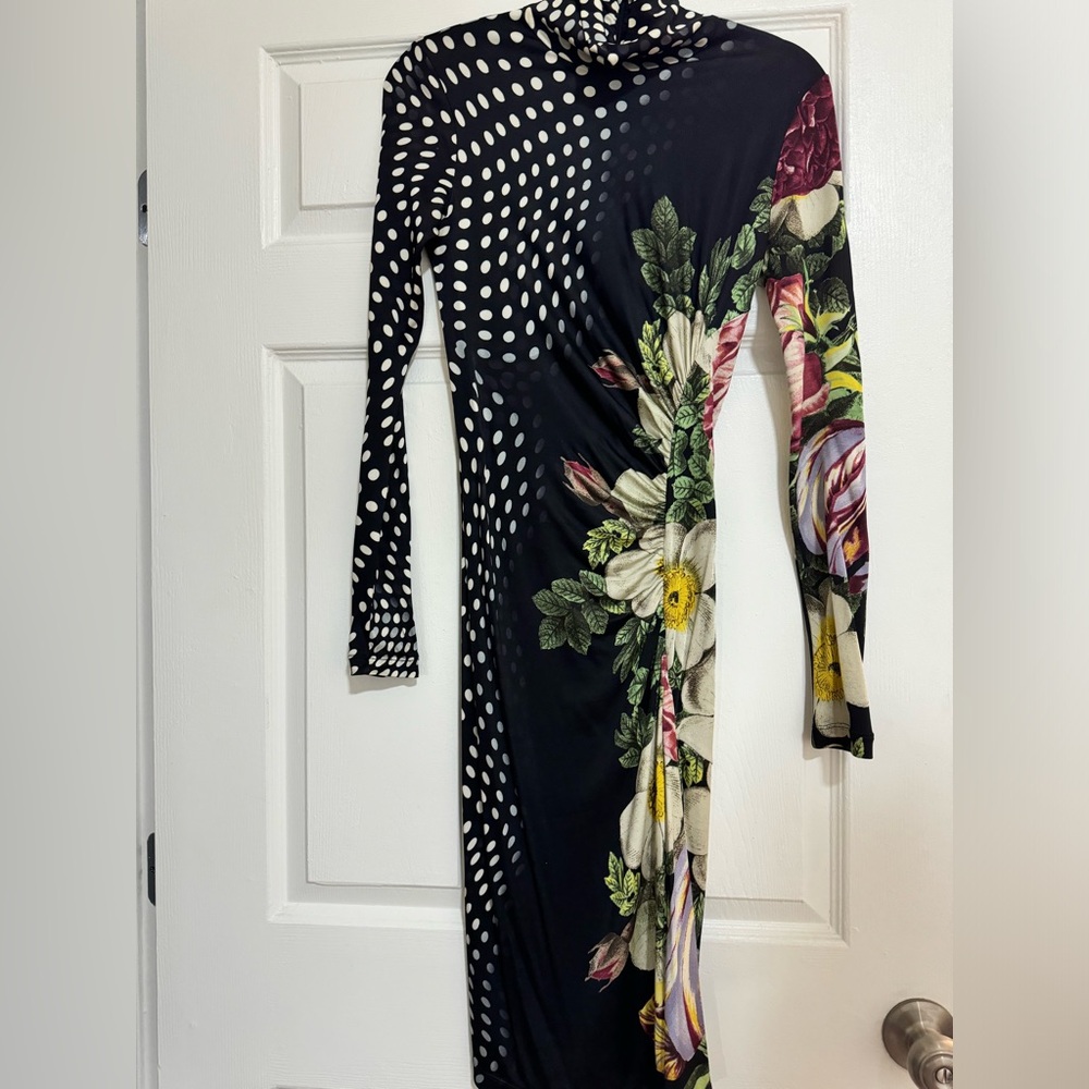 Unreal beautiful Roberto Cavalli dress . Excellent condition 💯 authentic size S